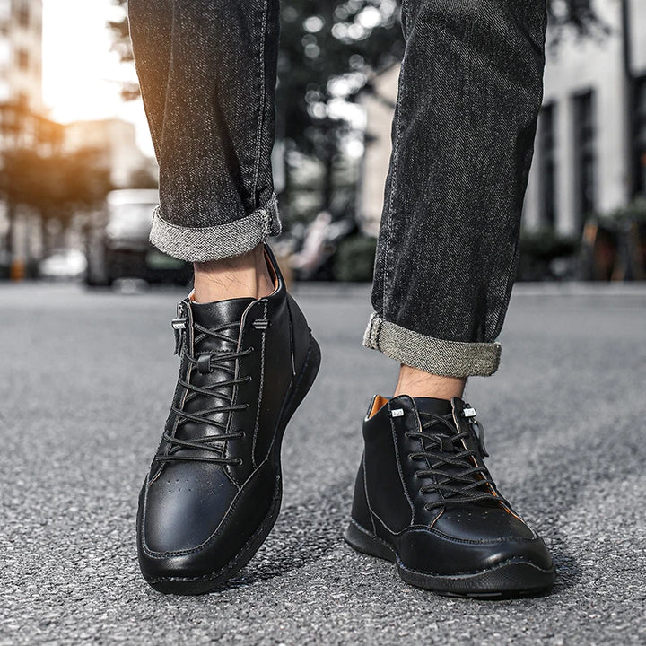 Navaroo Leather Sneakers