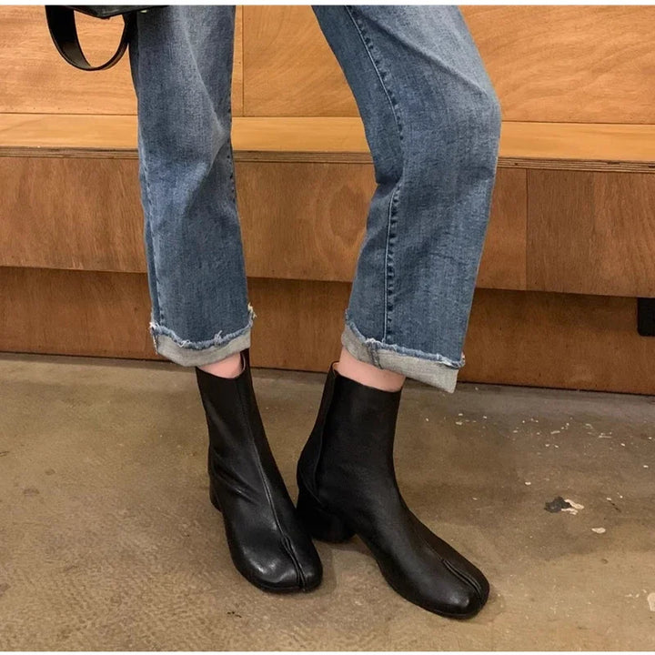 Obisdian Tabi Ankle Boots