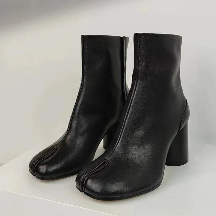 Obisdian Tabi Ankle Boots