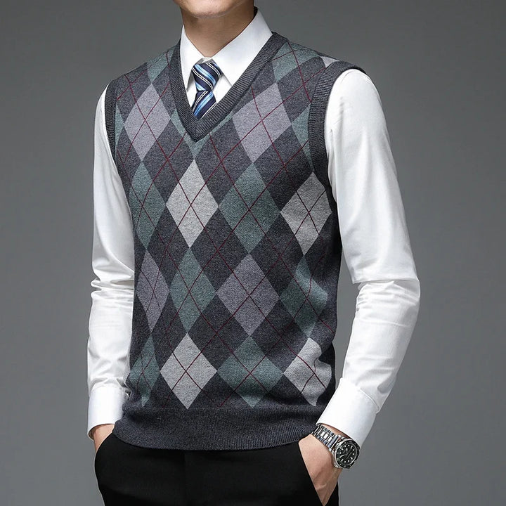 Evander Argyle Sweater Vest