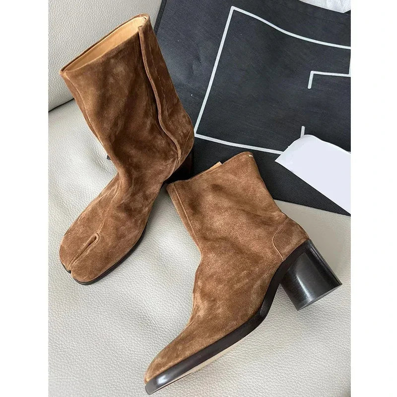 Obisdian Tabi Ankle Boots