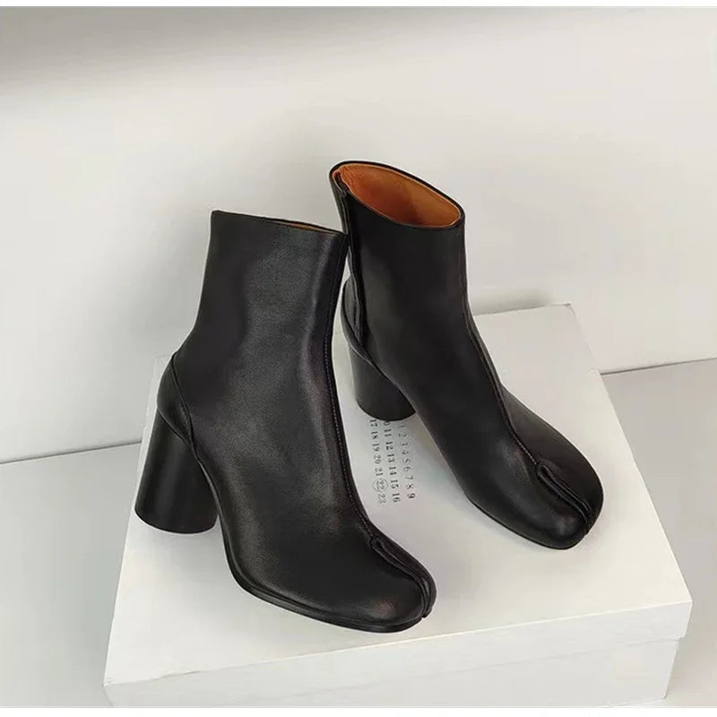 Obisdian Tabi Ankle Boots