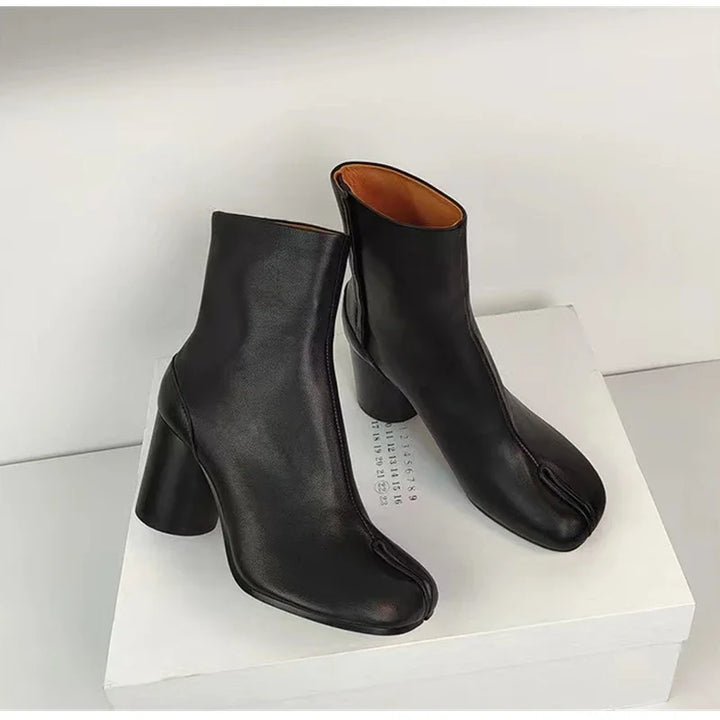 Obisdian Tabi Ankle Boots