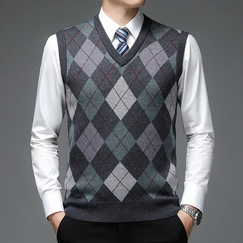 Evander Argyle Sweater Vest