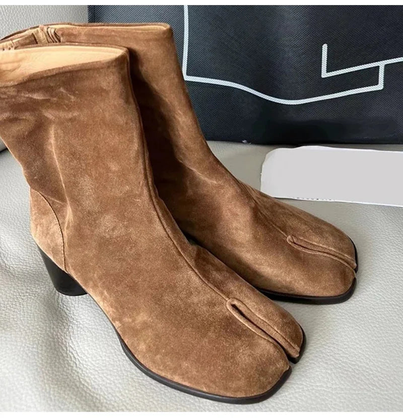 Obisdian Tabi Ankle Boots