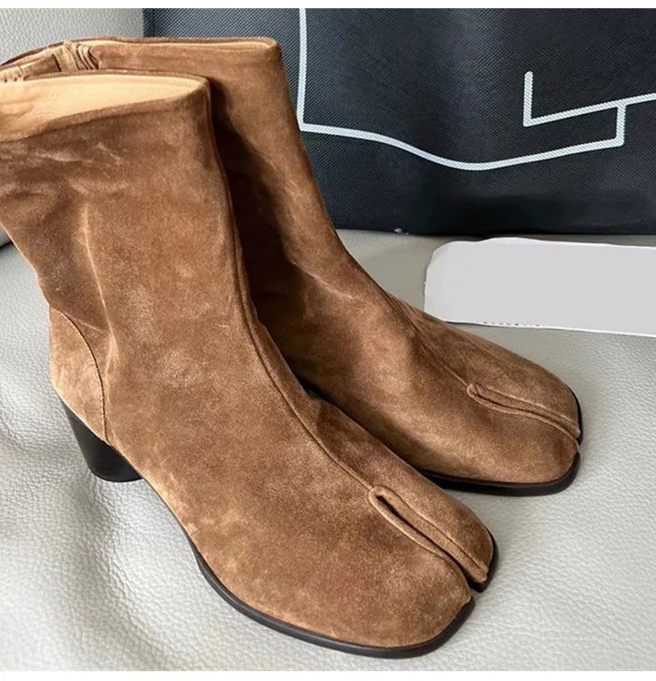Obisdian Tabi Ankle Boots